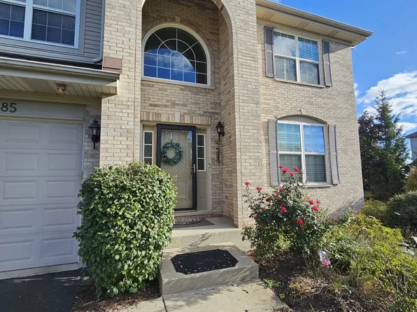 1685 White Oak Ln, Hoffman Estates, IL 60192