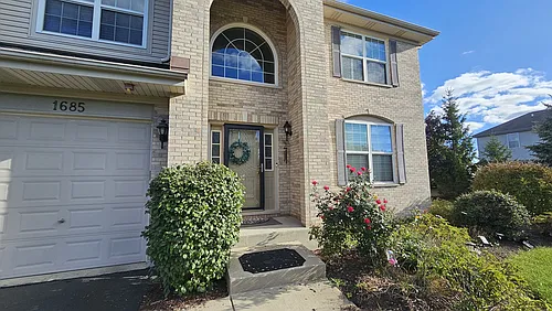 1685 White Oak Ln Photo 1