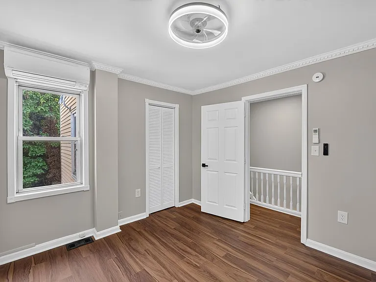 1004 Girard St NW — Photo 10