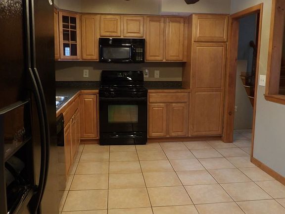 4th image of 24376 Noreen Dr