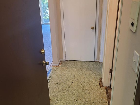 4th image of 1700 Walnut St #4