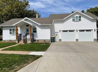 1934 Bateman St, Hastings, NE 68901