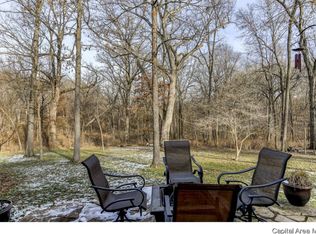 500 Deer Meadow Dr, Chatham, IL 62629