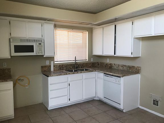 4th image of 36831 Westgate Dr