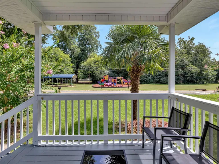 520 Walden St — Photo 10