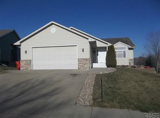 1204 E 62nd St, Sioux Falls, SD 57108