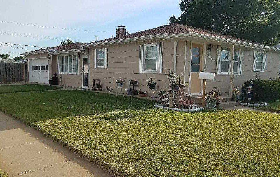 1st image of 2404 W 4th St