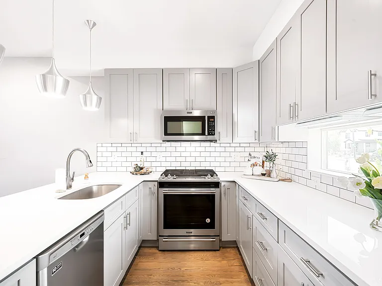 1555 W 43rd Ave — Photo 6