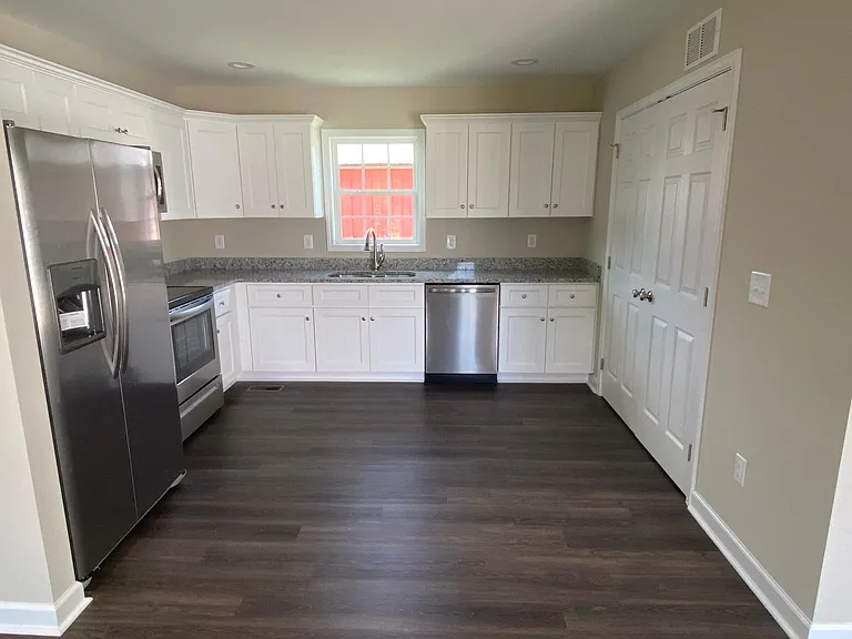 170 E Main St — Photo 5