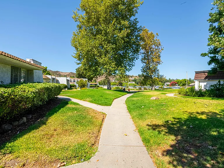 3623 Summershore Ln — Photo 40