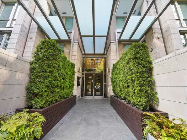 1055 Richards St #1708, Vancouver, BC V6B 0C2