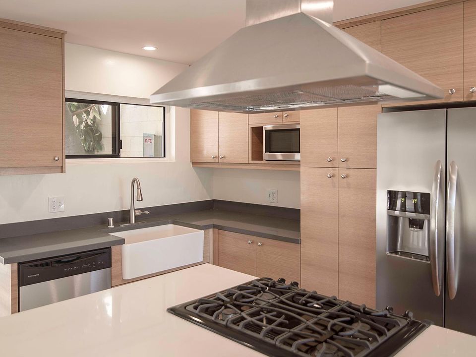 1st image of 3925 Big Oak Dr APT 5