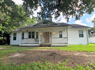 260 Meadow Dr, Bridge City, TX 77611