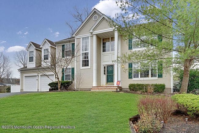 1st image of 70 Sprucewood Dr