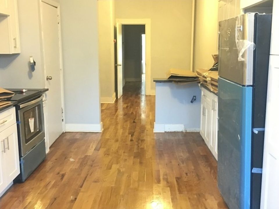 2nd image of 1866 Palmetto St