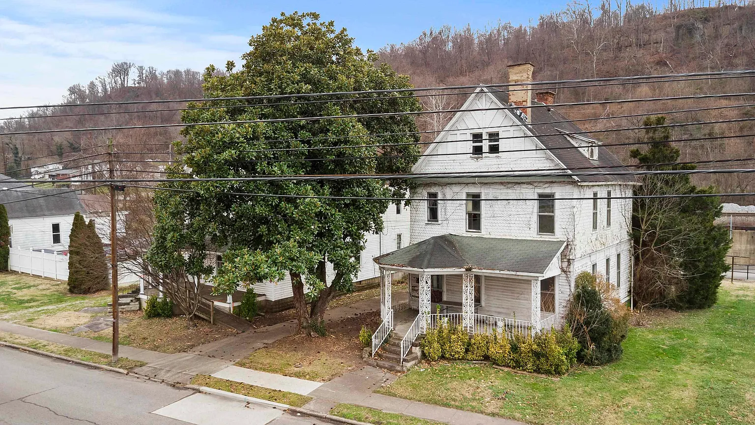 3110 Oakland Ave photo 1