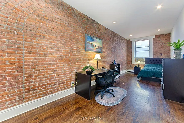 Rented by Town Residential | media 16