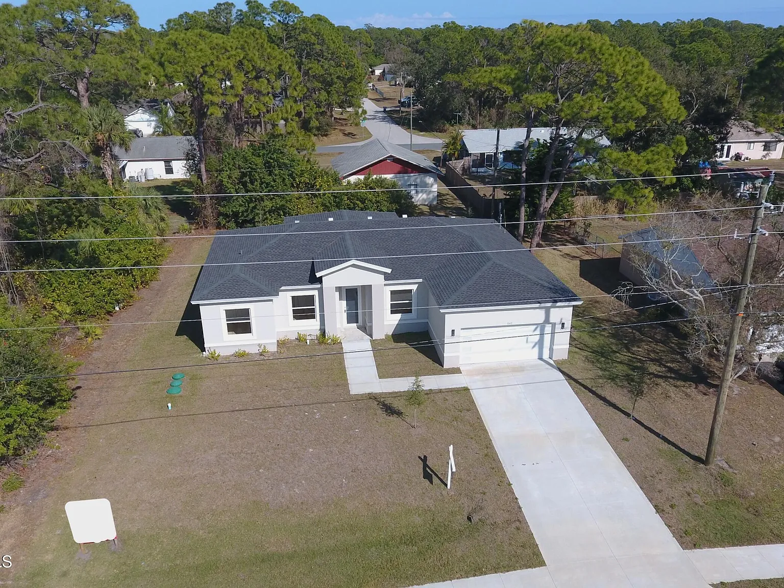 4 bed, 2.5 bath, 1892 sqft, $2,400 — Photo 4