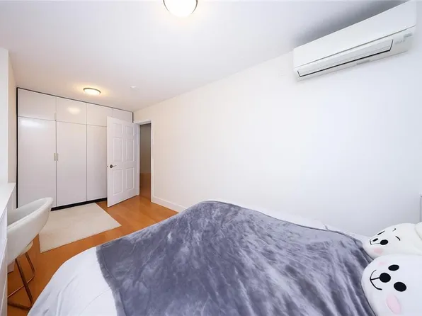 1457 West 5th Street image 19 of 29