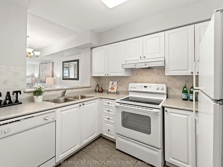 5 Emerald Ln #605 — Photo 7