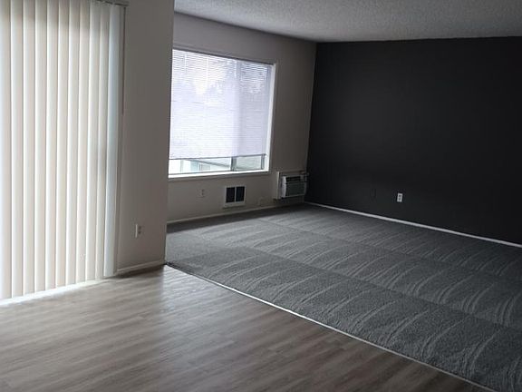 3rd image of 5840 SW Erickson Ave #2B-1Ba-987Sqft