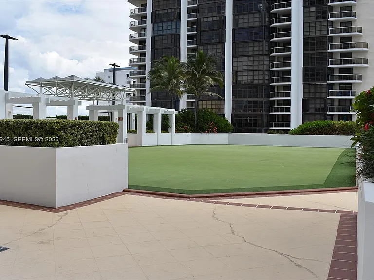6365 Collins Ave #3804 — Photo 1