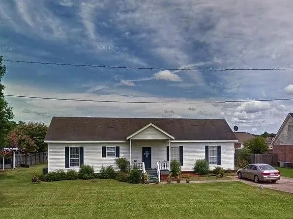 1520 Hogan Rd, Deatsville, AL 36022