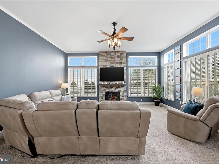 704 Seaton Ct SE — Photo 12