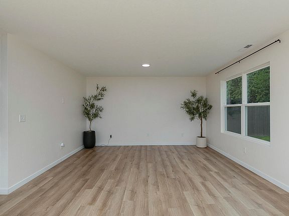 5th image of 1145 E Manitou Court