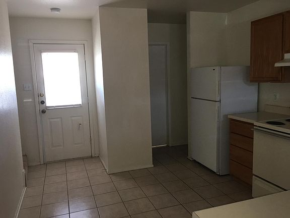 5th image of 1101 Leslie Cir APT C