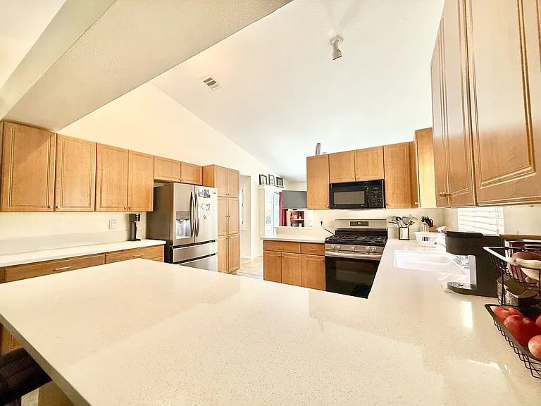 39850 Regency Way — Photo 5