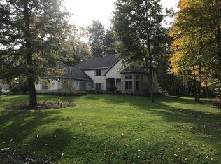 8811 Filiz Ln, Powell, OH 43065