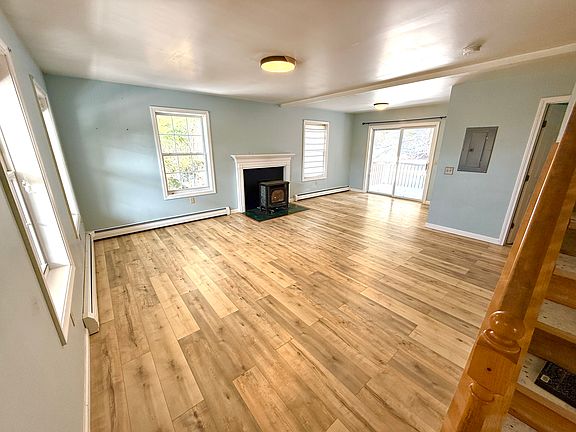 4th image of 73 Jeff Heights Rd #1