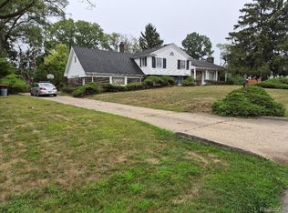 25102 Friar Ln, Southfield, MI 48033