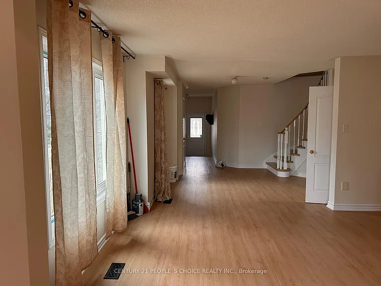 6885 Tassel Cres — Photo 7