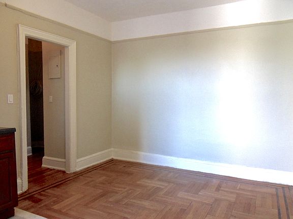 4th image of 580 Parkside Ave #3