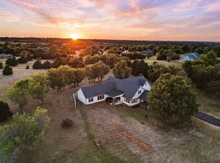 13040 Skyland Dr, Yukon, OK 73099