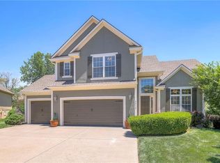 2512 SW Kenwill Ct, Lees Summit, MO 64082