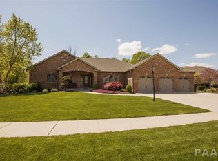 1816 Autumn Rdg, Washington, IL 61571