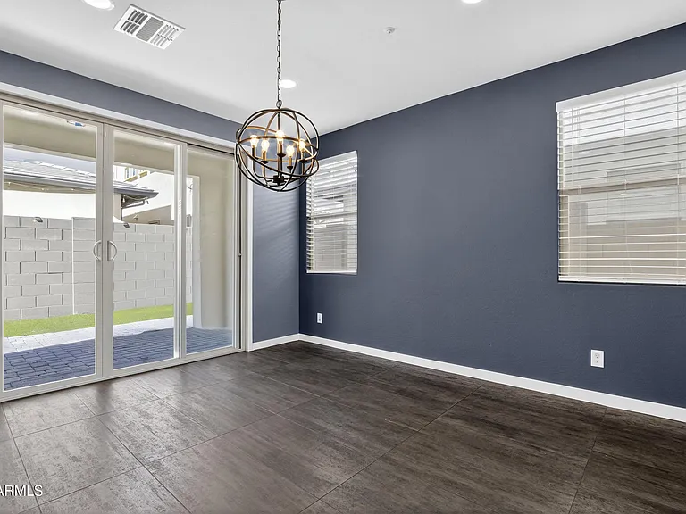 2350 W Gloria Ln — Photo 11