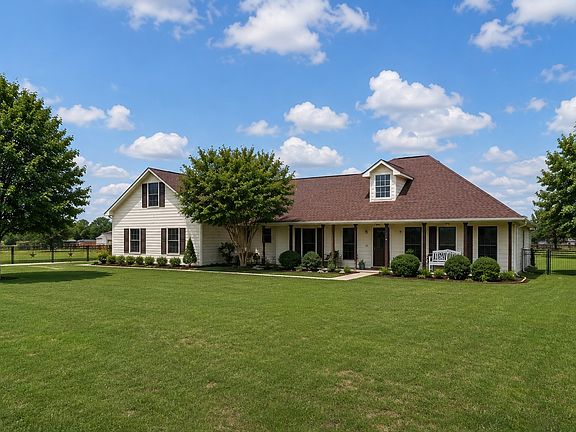2nd image of 108 High Meadows Ct