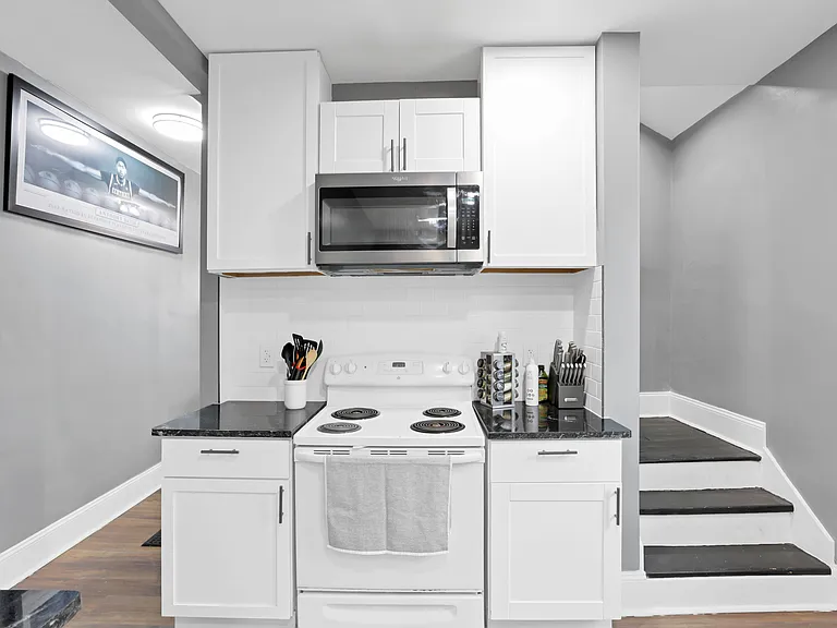 966 N 4th St #1/2 — Photo 10