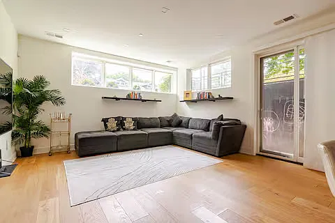 2 bed, 1062 sqft, $3,050 — Photo 2