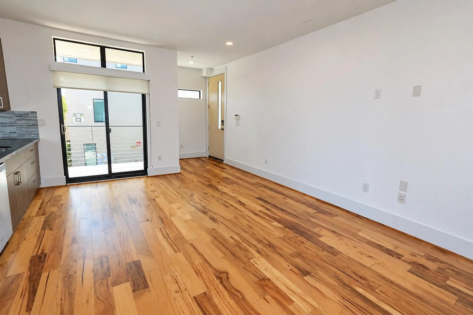 2401 Crawford St — Photo 3