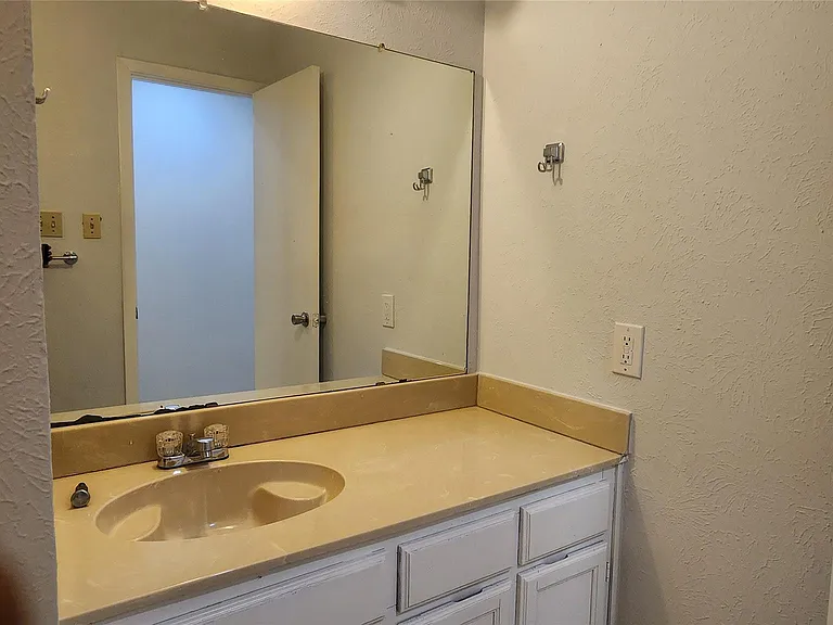 123 Prairie View Dr — Photo 16
