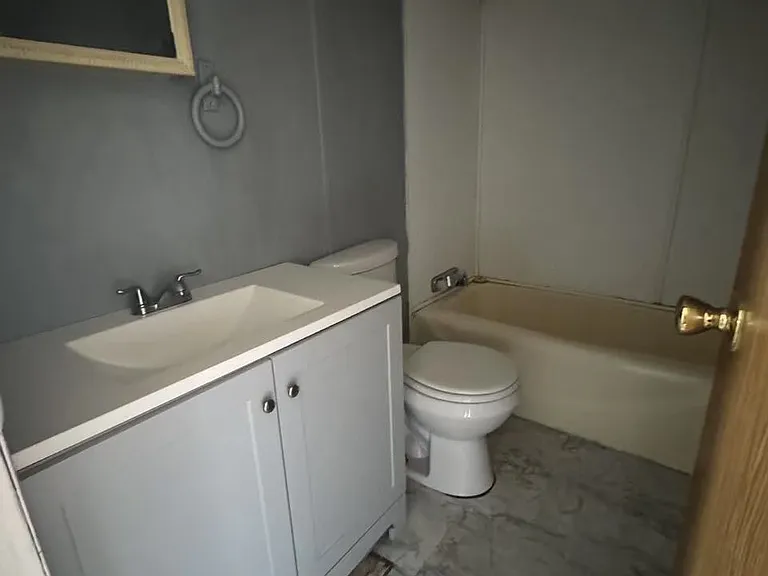 2164 Payne Ave — Photo 5