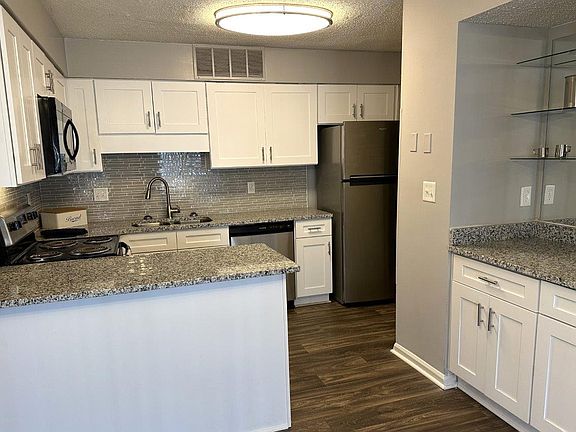 2nd image of 200 Heywood Ave #1002