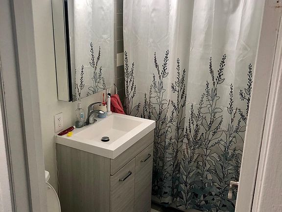 3rd image of 140 Cernon St APT 7