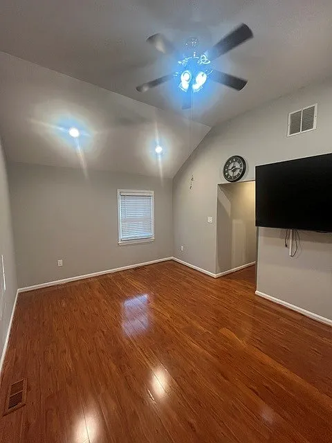 9335 Kings Post Ct — Photo 4