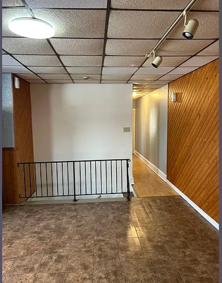 2 bed, 1090 sqft, $1,050 — Photo 3